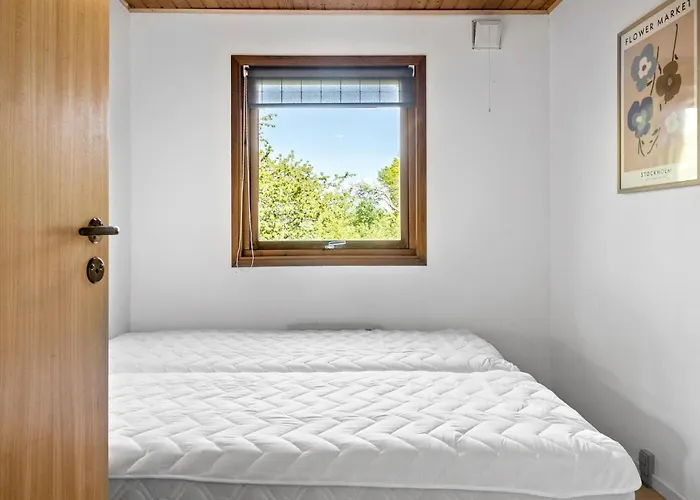 3 Bedroom Lovely In Hong